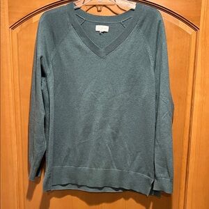Lucky Brand Women's Light Green V-Neck Sweater